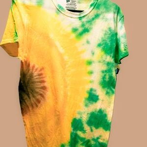 Hanes Green and Yellow Short Sleeve T-Shirt